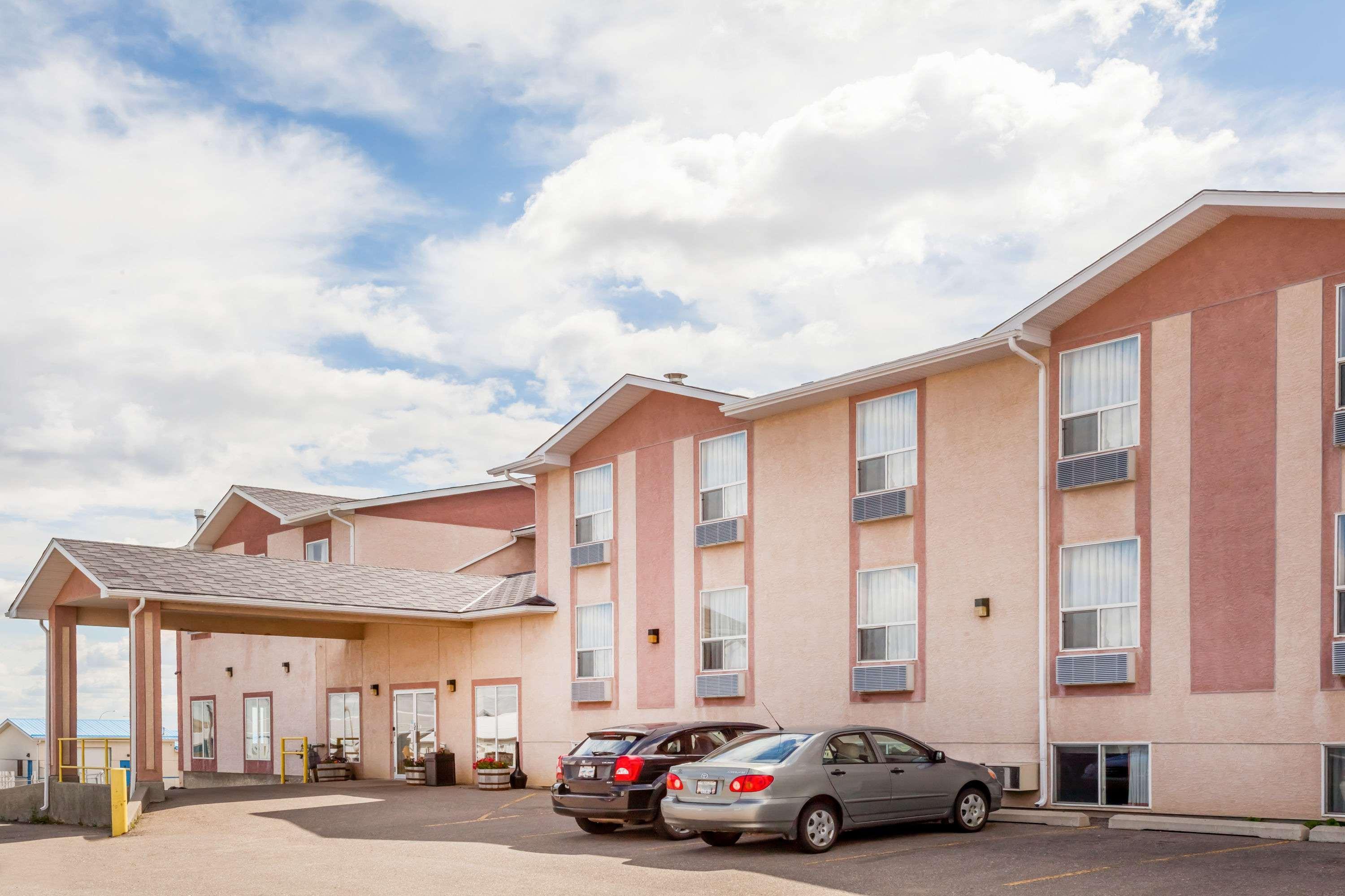 Super 8 By Wyndham Pincher Creek Ab Kültér fotó